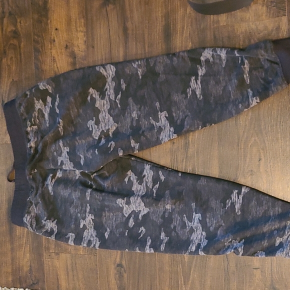Gray Camo Sweatpants - Picture 4 of 4